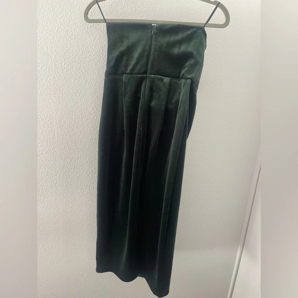 NWOT Express Strapless Velvet Dress in Forest Green - Picture 4 of 6